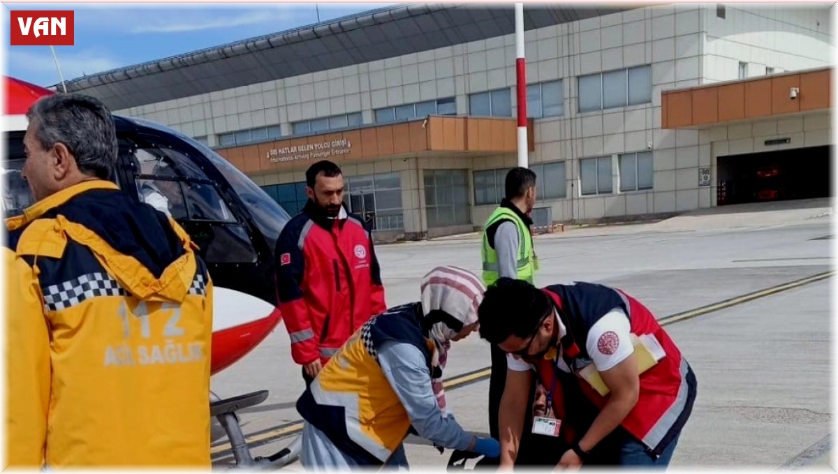 Apandisit hastası helikopterle Van'a sevk edildi
