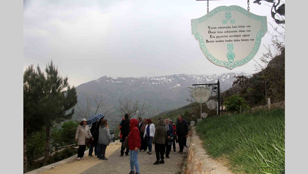 Apçağa köyüne özlem ve hasretin dile geldiği Mani Yolu