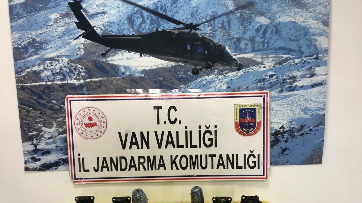 Araba şaftına zulalanmış 3 kilo 20 gram eroin ele geçirildi