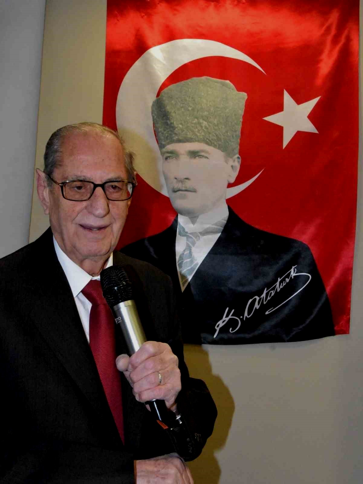 Arabulucular Derneği'nde Turan Çınar güven tazeledi