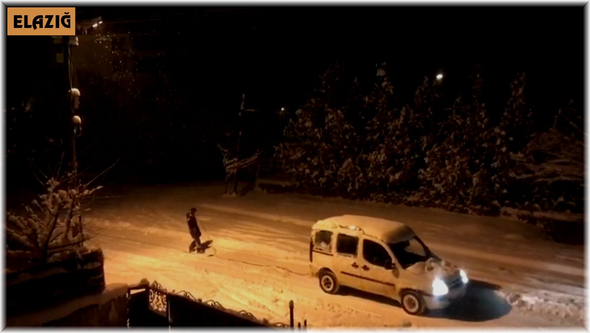 Araca bağladığı iple karda kaydı