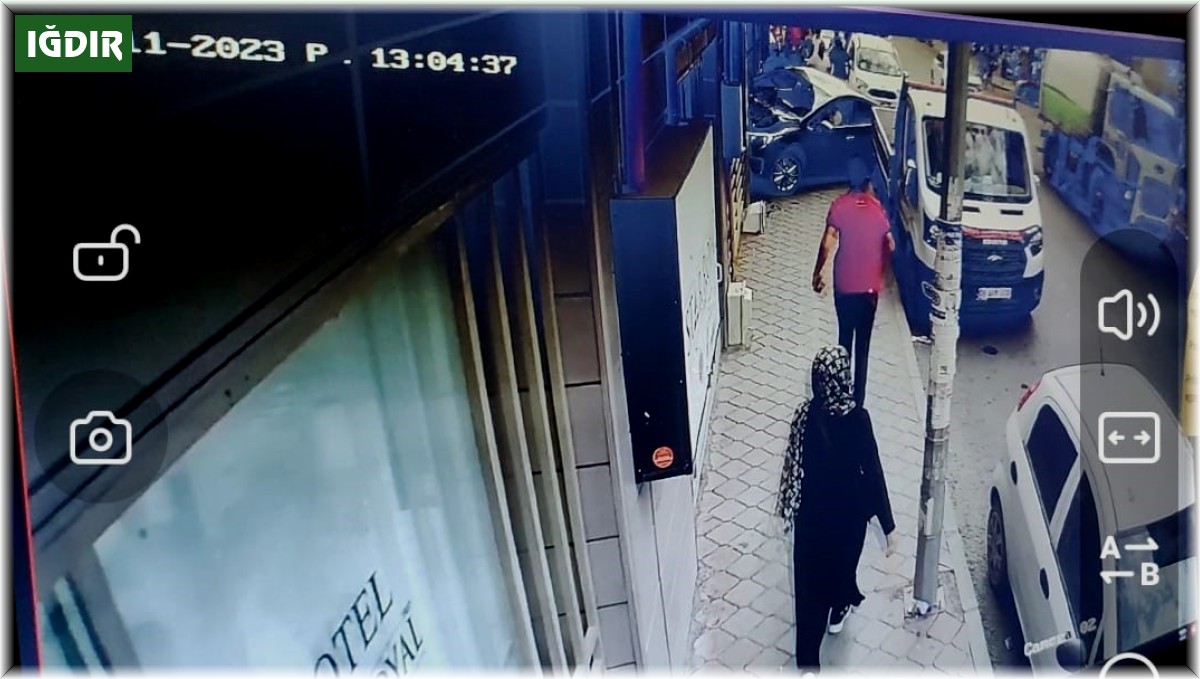 Aracını park ederken yanlışlıkla fren yerine gaza basınca otele daldı