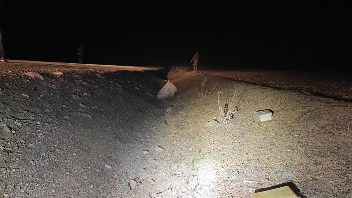 Araçtan atılan çuvaldan 11 kilo 723 gram metamfetamin ele geçirildi