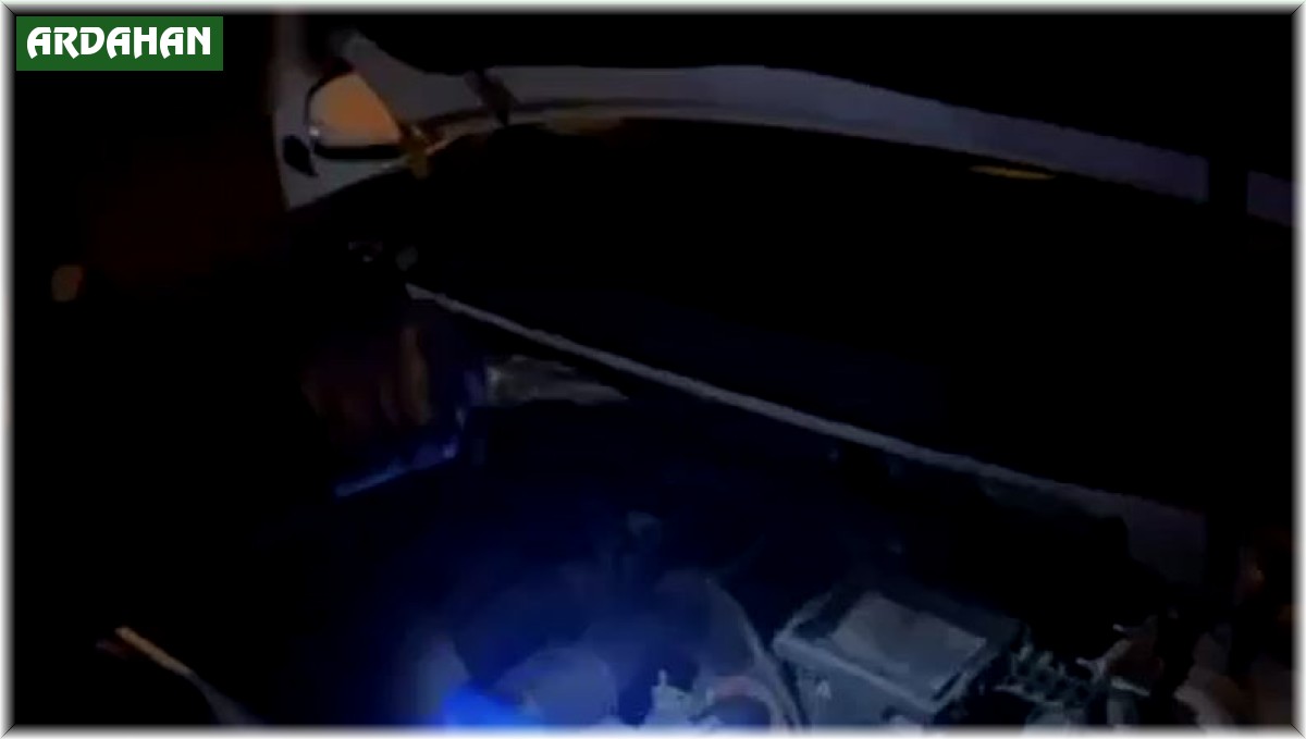 Arama yapılan araçtan 5 ruhsatsız tabanca çıktı