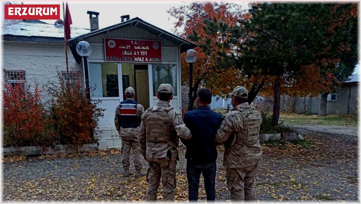 Aranan şahıslar jandarmadan kaçamadı