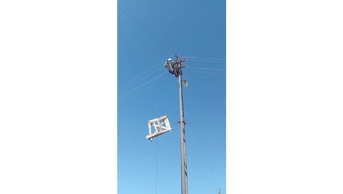 Aras Elektrik'ten doğa dostu adım: Fırtınada zarar gören leylek yuvaları yeniden yerine yerleştirildi