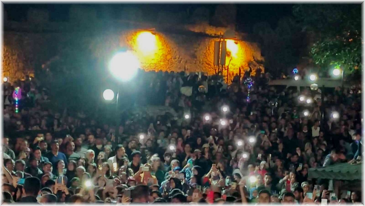 "Ardahan 19'uncu Ulusal Kültür ve Bal Festivali" konserle sona erdi