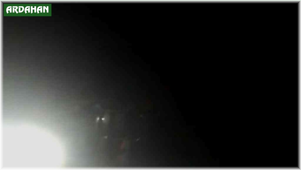 Ardahan-Ardanuç karayolunda tipi ve fırtına etkili oluyor