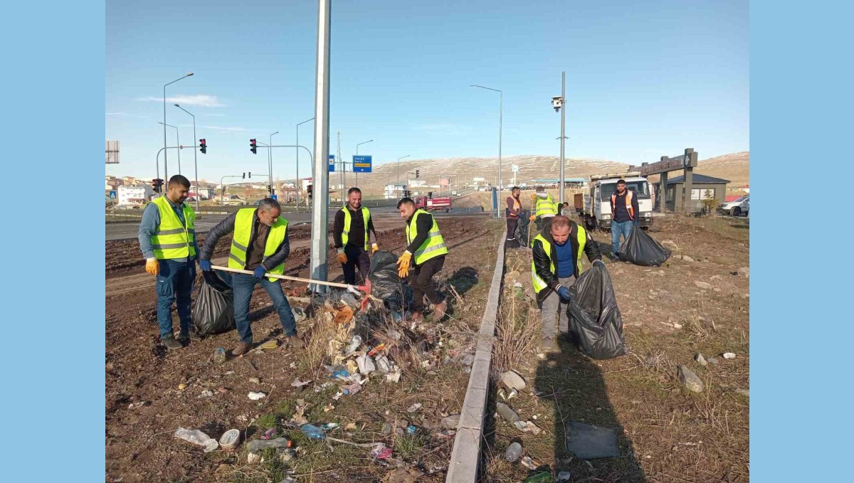 Ardahan Belediye ekipleri temizlik çalışmalarını sürdürüyor