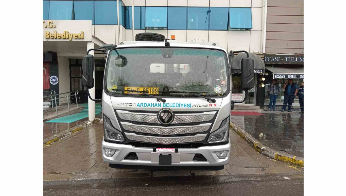Ardahan Belediyesi 1 çöp kamyonu filosuna kattı