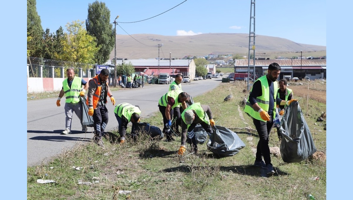 Ardahan Belediyesi'nden sanayi sitesinde temizlik seferberliği