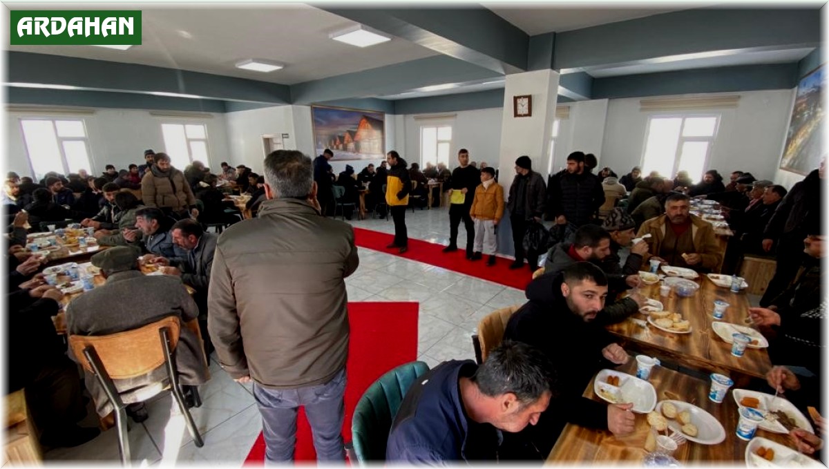 Ardahan Belediyesi, taziye evlerine yemek ikramına başladı