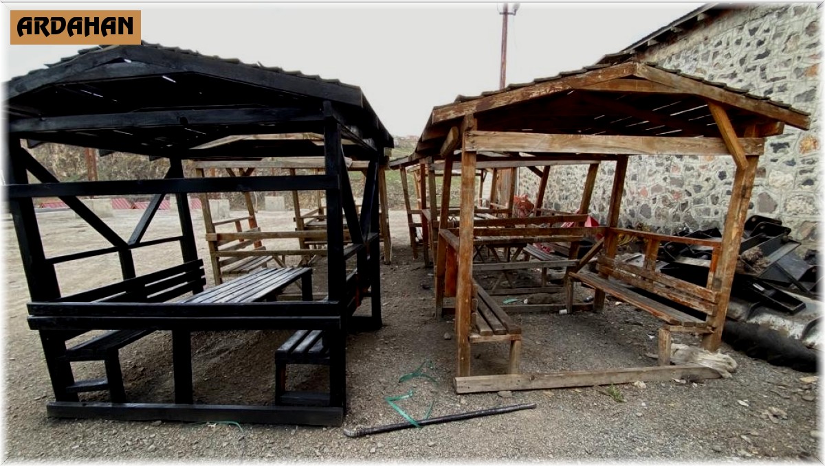 Ardahan Belediyesinden parklarda yenileme çalışması