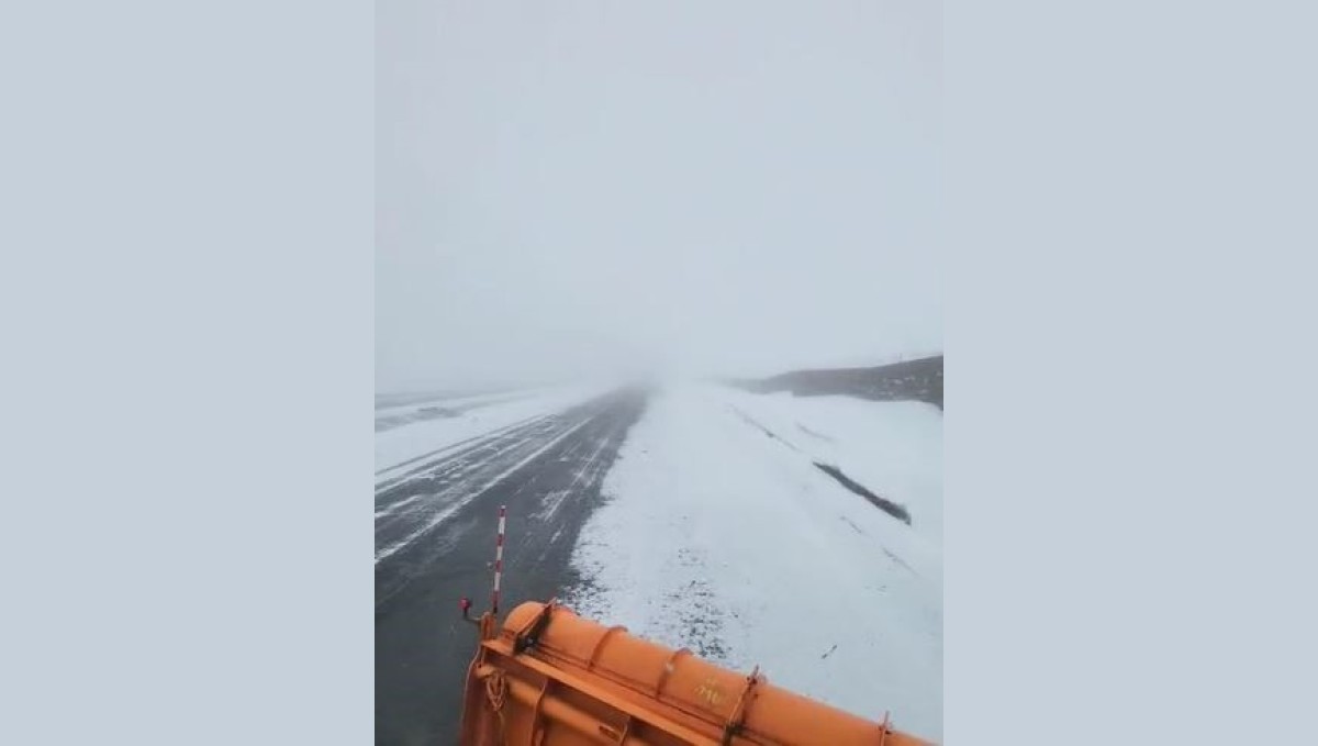Ardahan-Çıldır kara yolunda kar yağışı etkili oldu