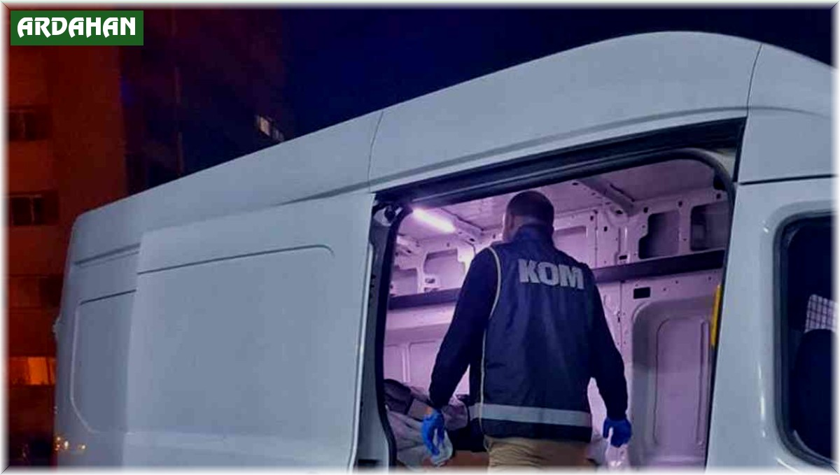 Ardahan'da 2 bin 800 kilo sahte bal ele geçirildi