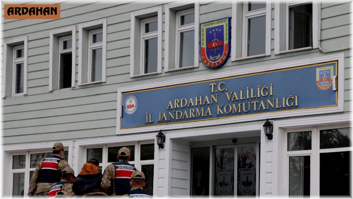 Ardahan'da 7 yıl 6 ay kesinleşmiş hapis cezası bulunan 2 hükümlü yakalandı