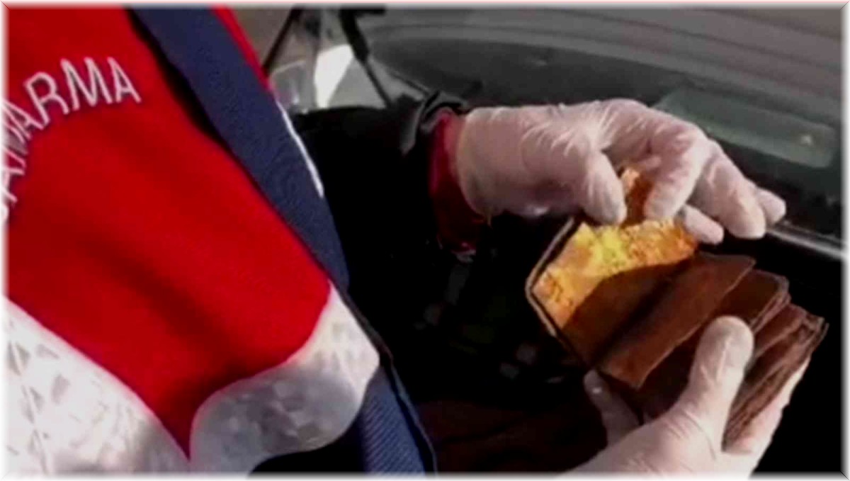 Ardahan'da altın varaklı el yazması Tevrat ele geçirildi