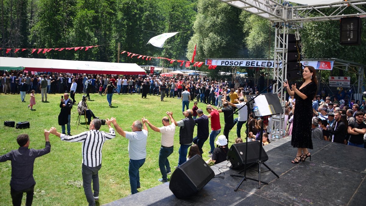 Ardahan'da "Aşıklar ve Türkü Şöleni" yapıldı