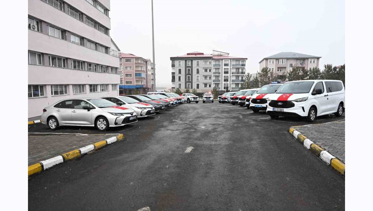 Ardahan'da emniyete tahsis edilen 20 yeni araç törenle hizmete alındı