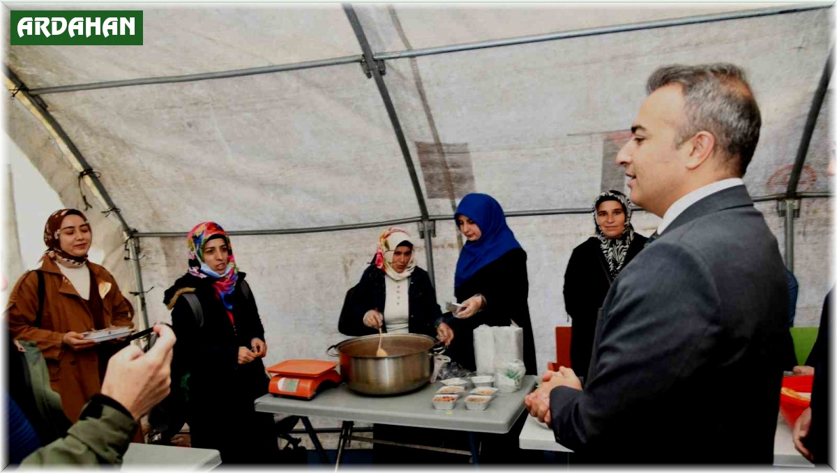 Ardahan'da Filistin'e destek çadırı kuruldu