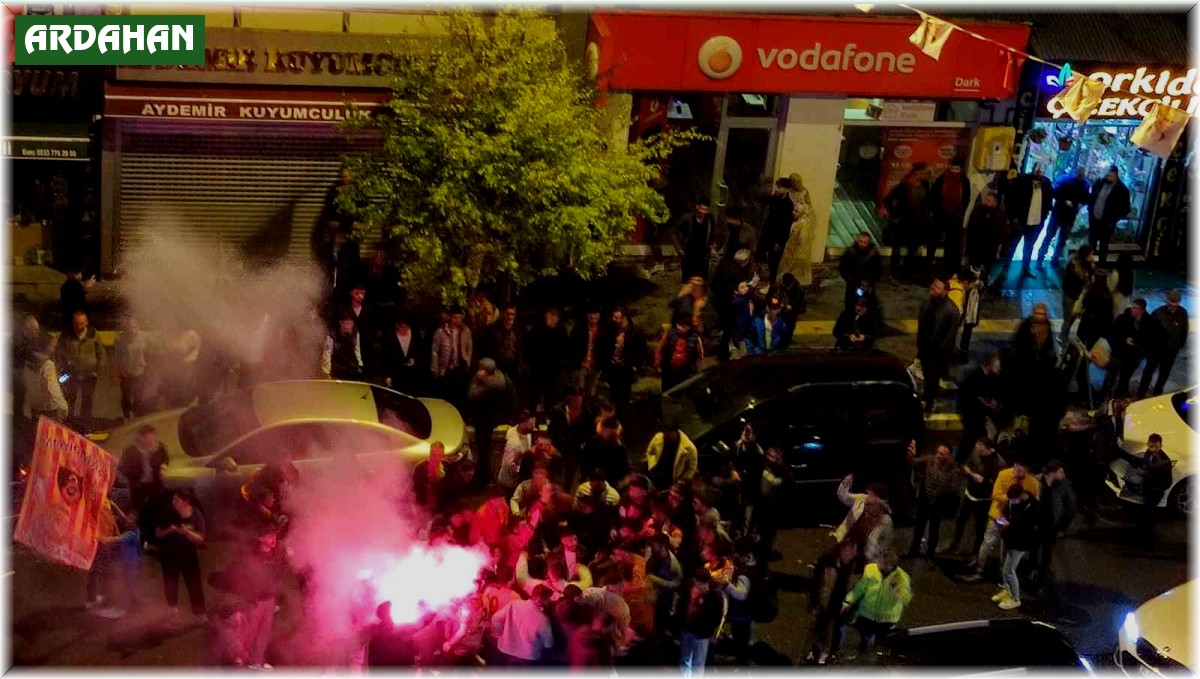 Ardahan'da Galatasaraylıların şampiyonluk coşkusu