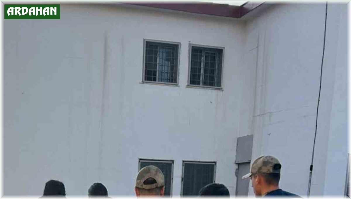 Ardahan'da göçmen kaçakçılarına operasyon: 2 zanlı tutuklandı