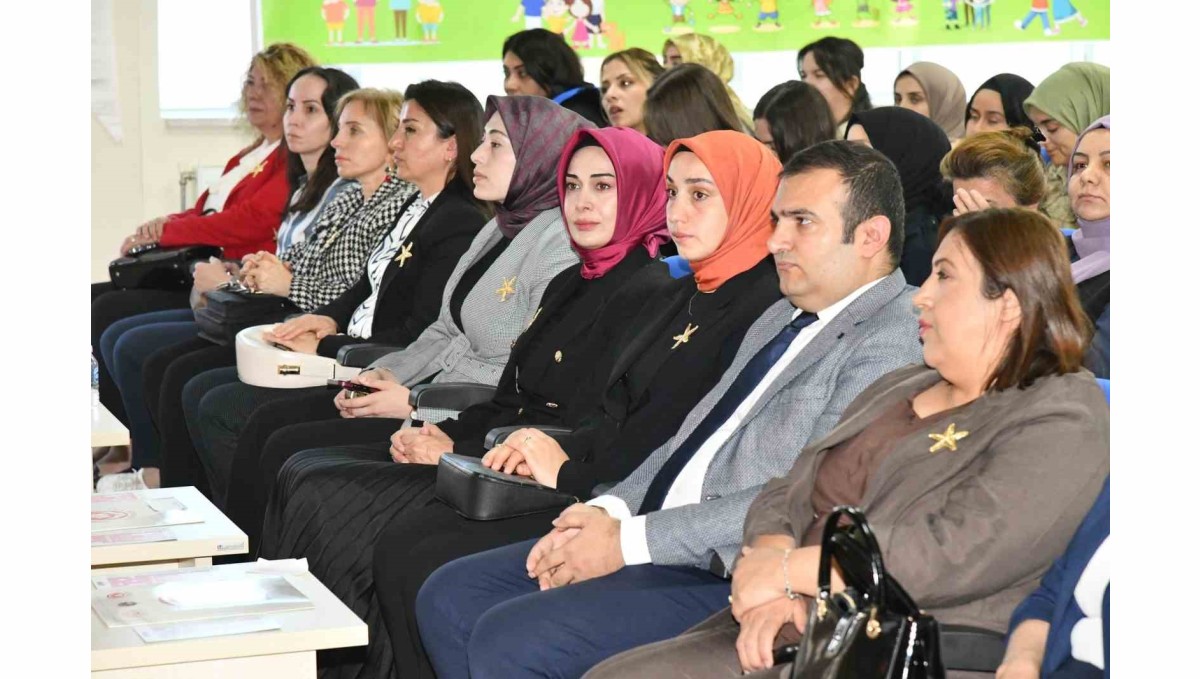 Ardahan'da "Gönül Elçileri ile Koruyucu Aile Farkındalık Toplantısı" düzenlendi