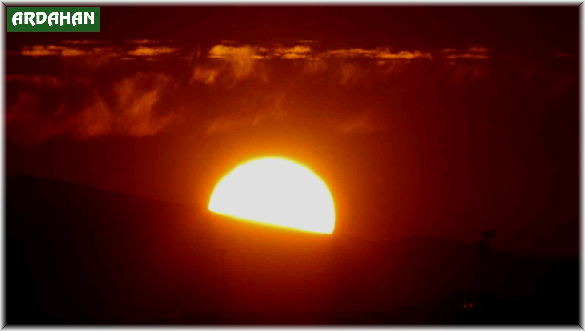 Ardahan'da gün batımı mest etti