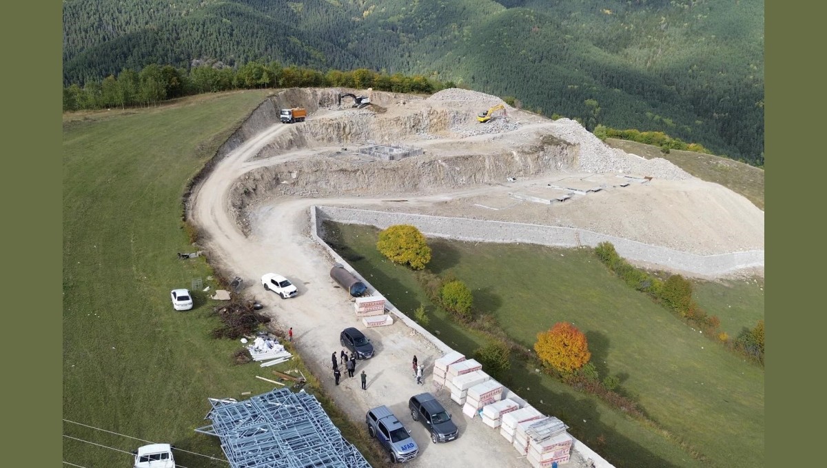 Ardahan'da heyelan konutlarının yapımı devam ediyor