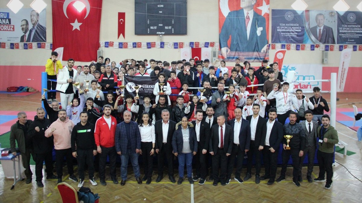Ardahan'da İller Arası Kick Boks Zafer Kupası müsabakaları tamamlandı