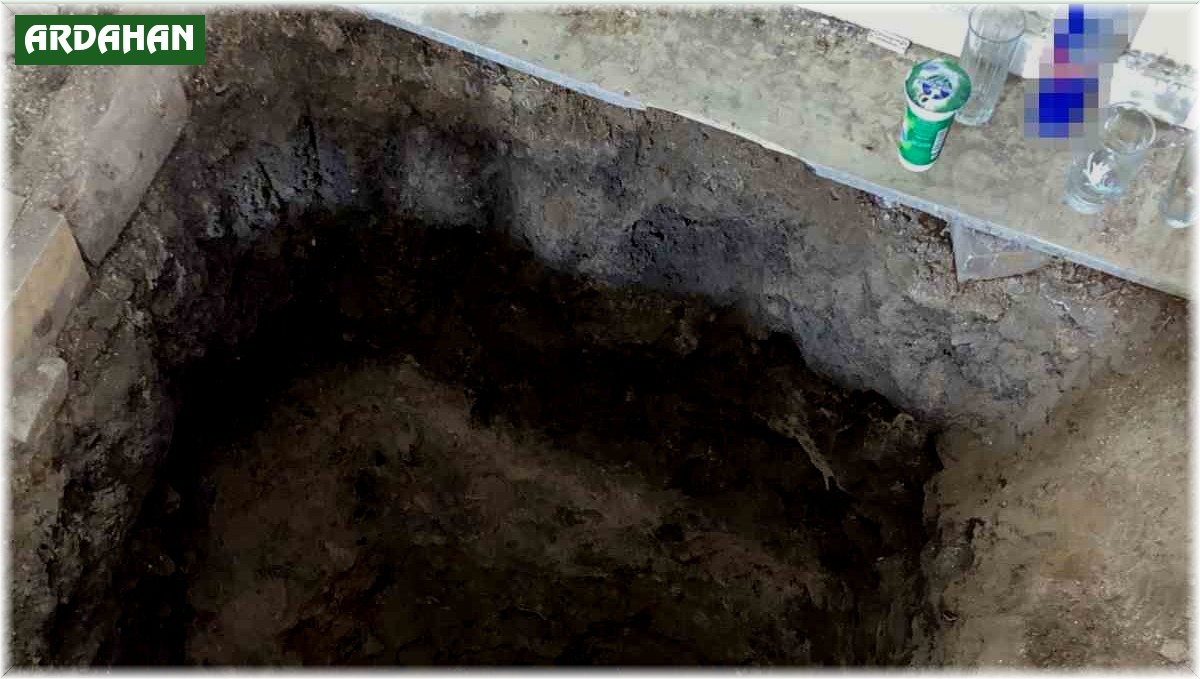 Ardahan'da kaçak kazı yapan 9 kişi suçüstü yakalandı