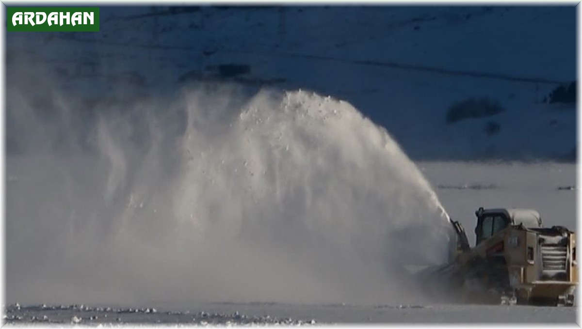 Ardahan'da kar ve tipiden 5 köy yolu ulaşıma kapandı