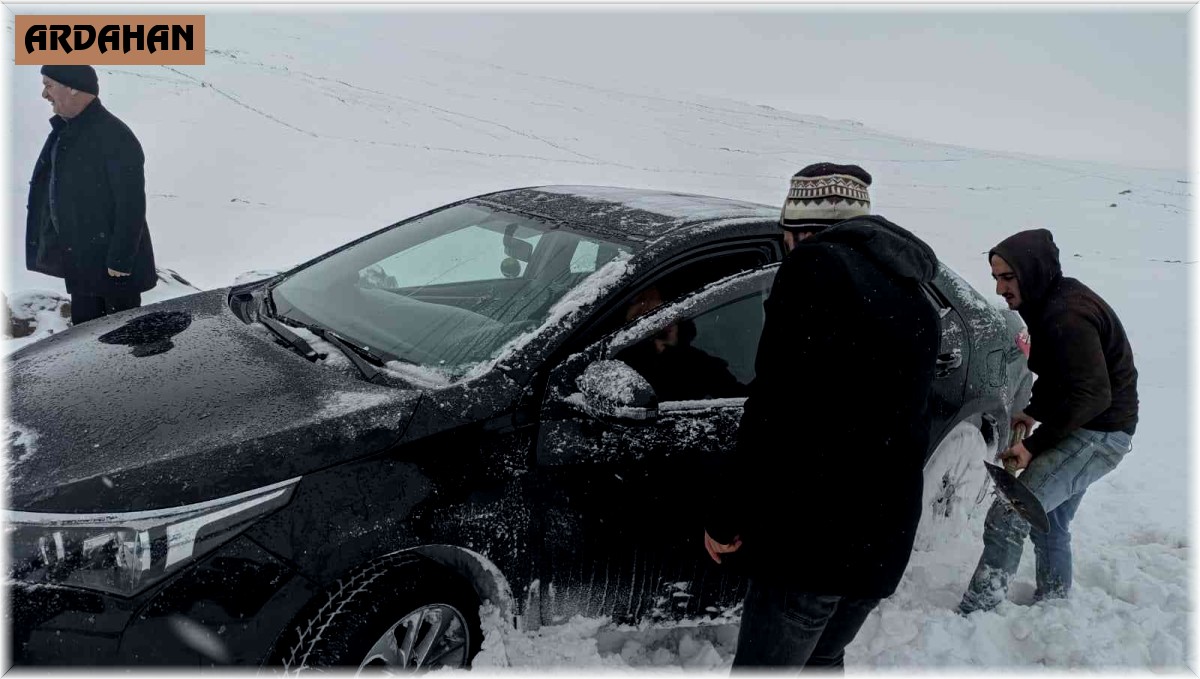 Ardahan'da kar yağışı nedeniyle okullar tatil edildi