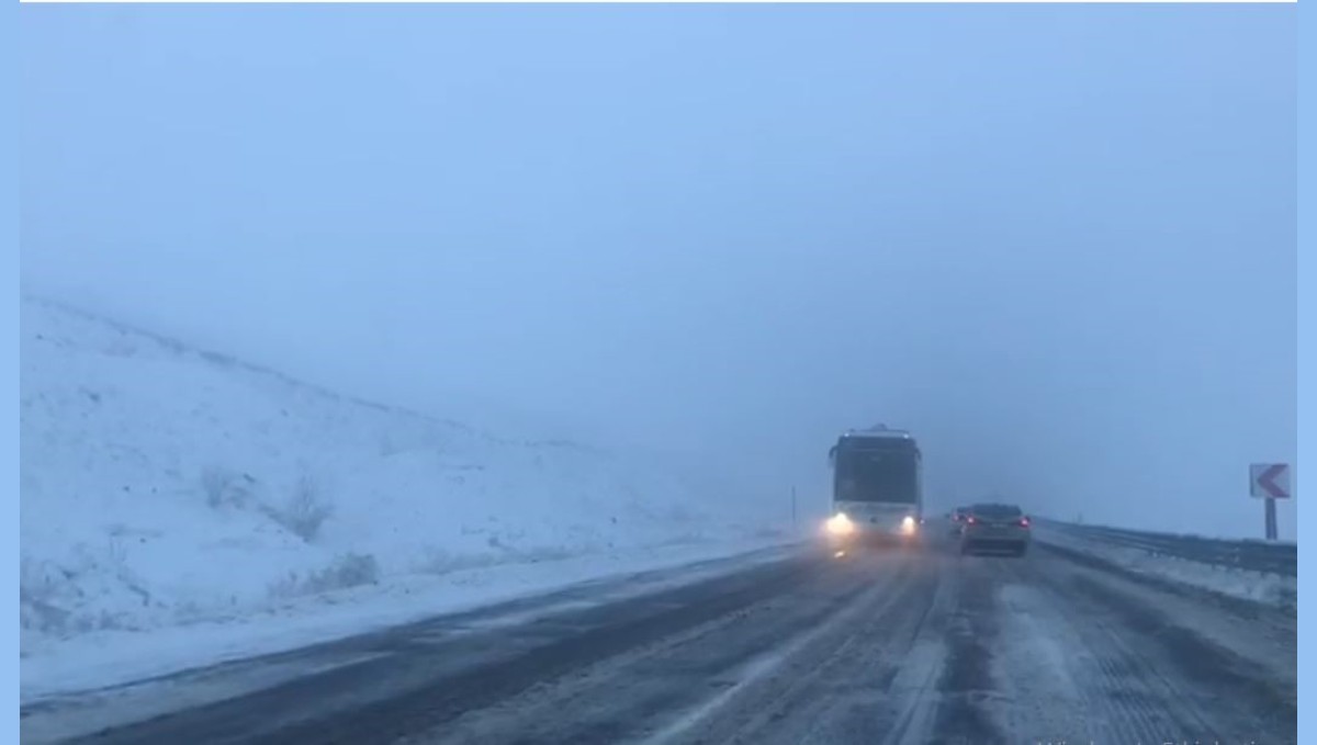 Ardahan'da kar yağışı ulaşımı aksattı