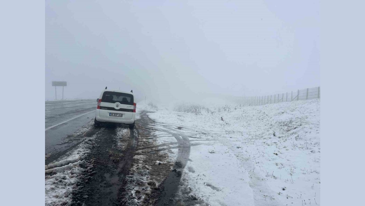 Ardahan'da karla mücadele çalışmaları başladı