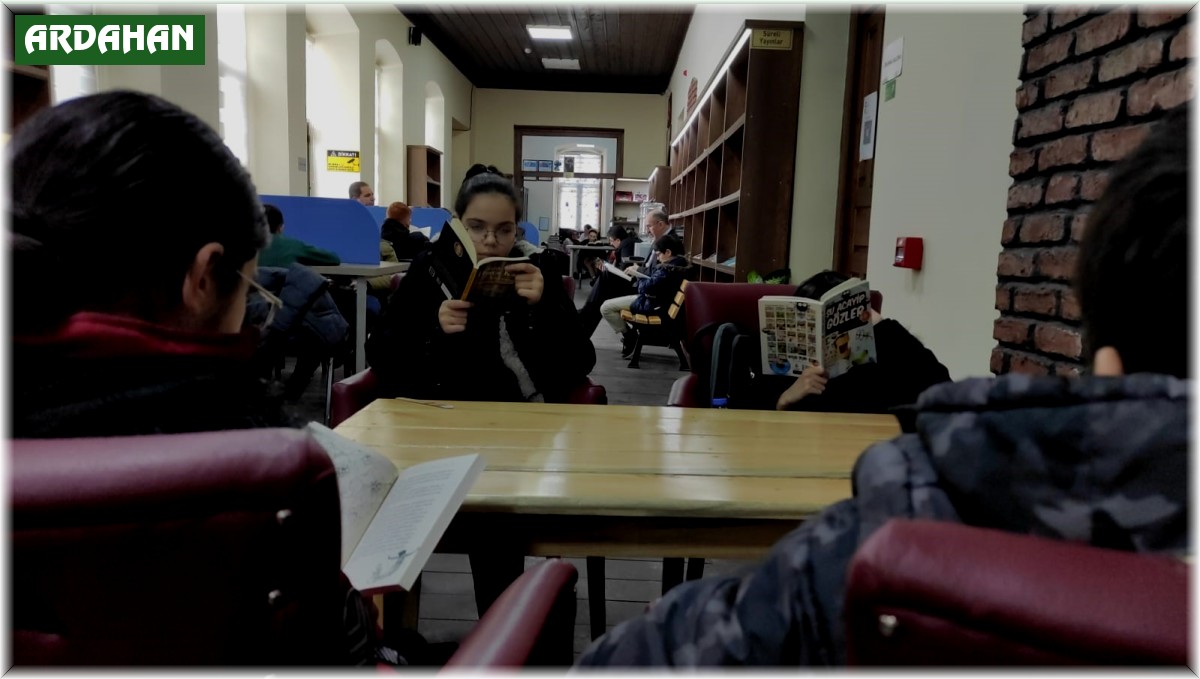 Ardahan'da Kütüphane Haftasında okuma etkinliği düzenlendi