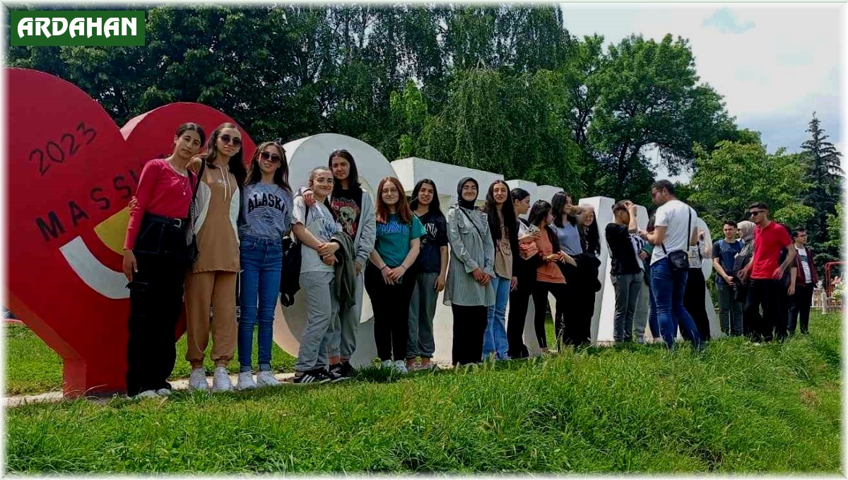 Ardahan'da öğretmen ve öğrenciler yurt dışı deneyimi yaşıyor