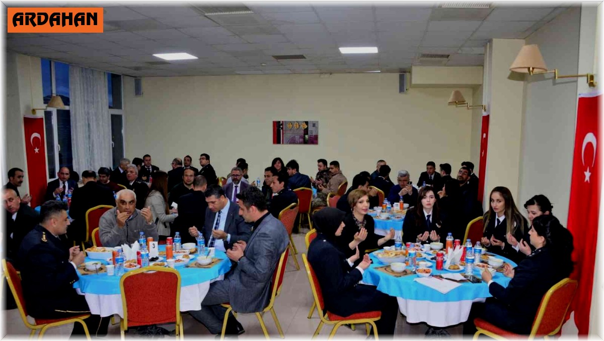 Ardahan'da Polis Haftası dolayısıyla iftar programı