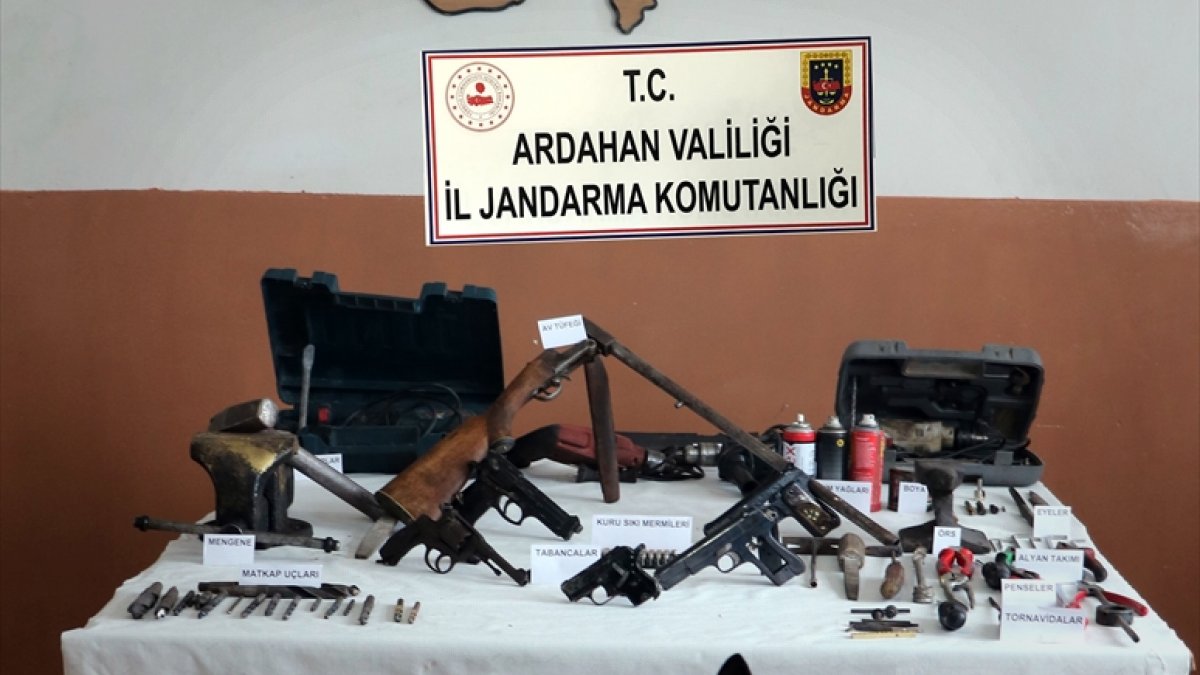 Ardahan'da silah kaçakçılığı operasyonunda yakalanan zanlı tutuklandı