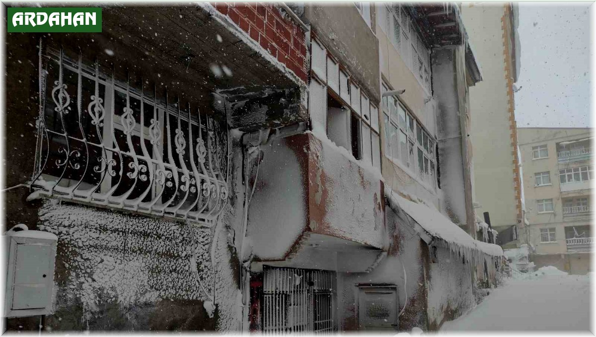 Ardahan'da son 55 yılın en yoğun kar yağışı