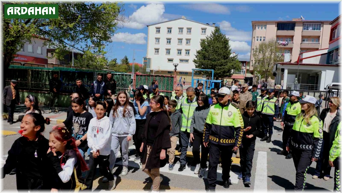 Ardahan'da trafik farkındalığı etkinliği