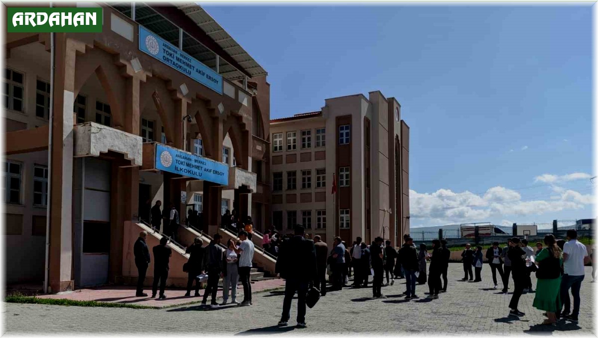 Ardahan'da üniversite adaylarının YKS heyecanı