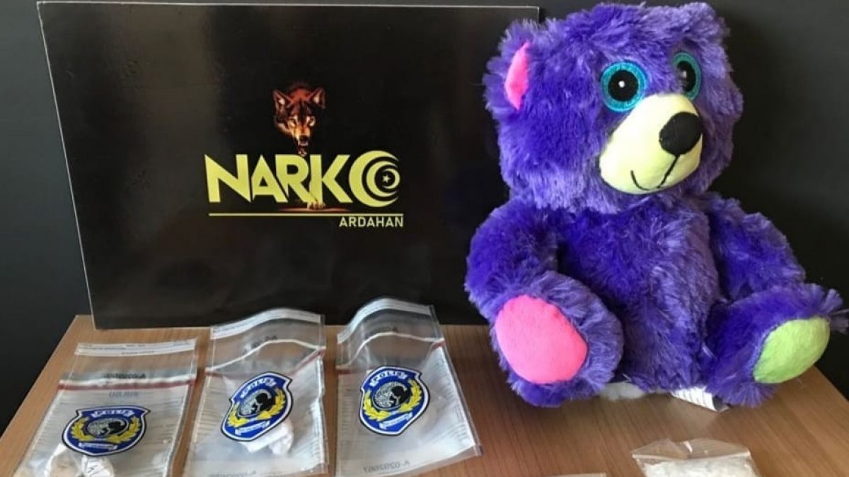 Ardahan'da uyuşturucu satıcısı kovalamaca sonucu yakalandı