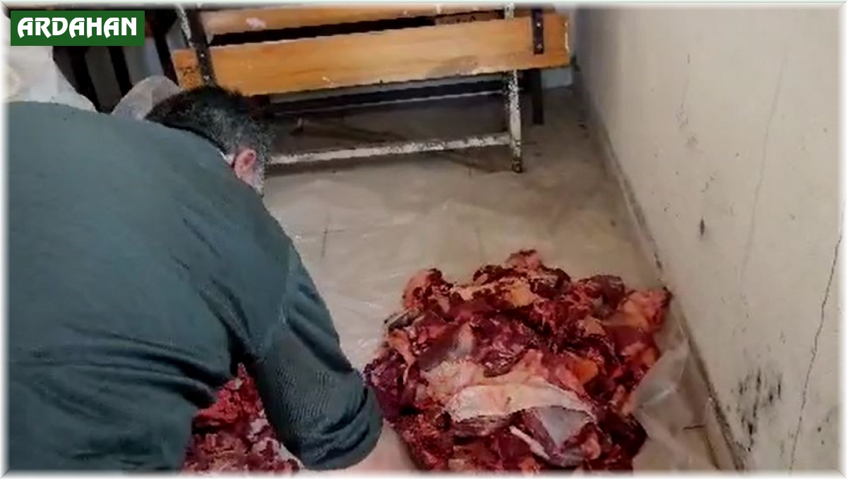 Ardahan'da yılların geleneği bozulmadı, toplanan kurbanlıklar ihtiyaç sahiplerine dağıtıldı