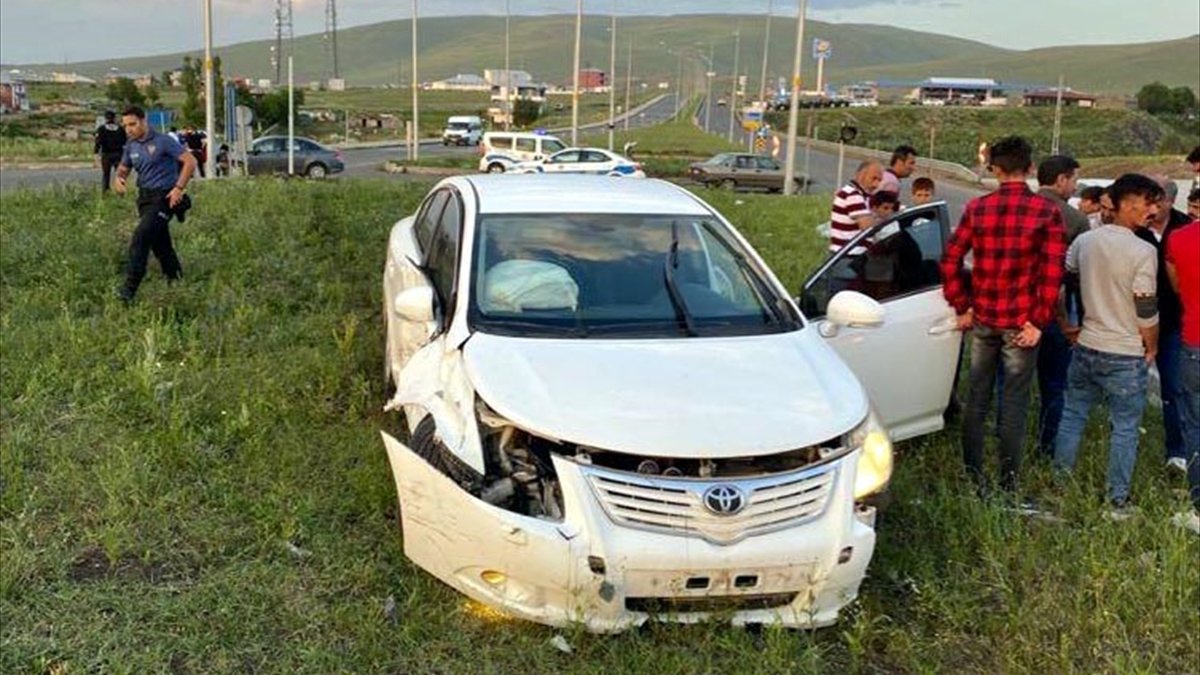 Ardahan'daki trafik kazasında biri çocuk 3 kişi yaralandı