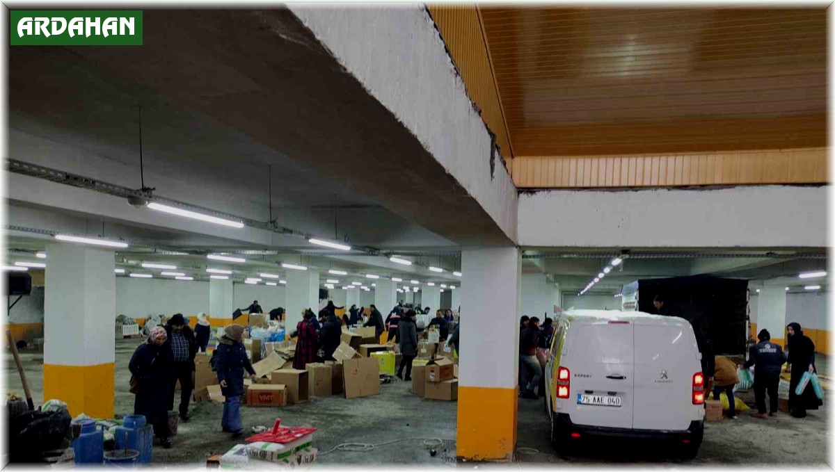 Ardahan'dan deprem bölgesine yardım seferberliği