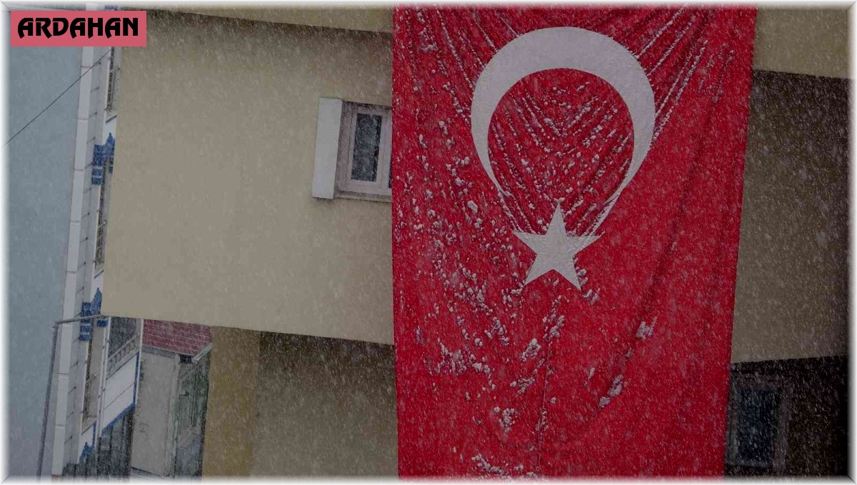 Ardahan güne karla uyandı
