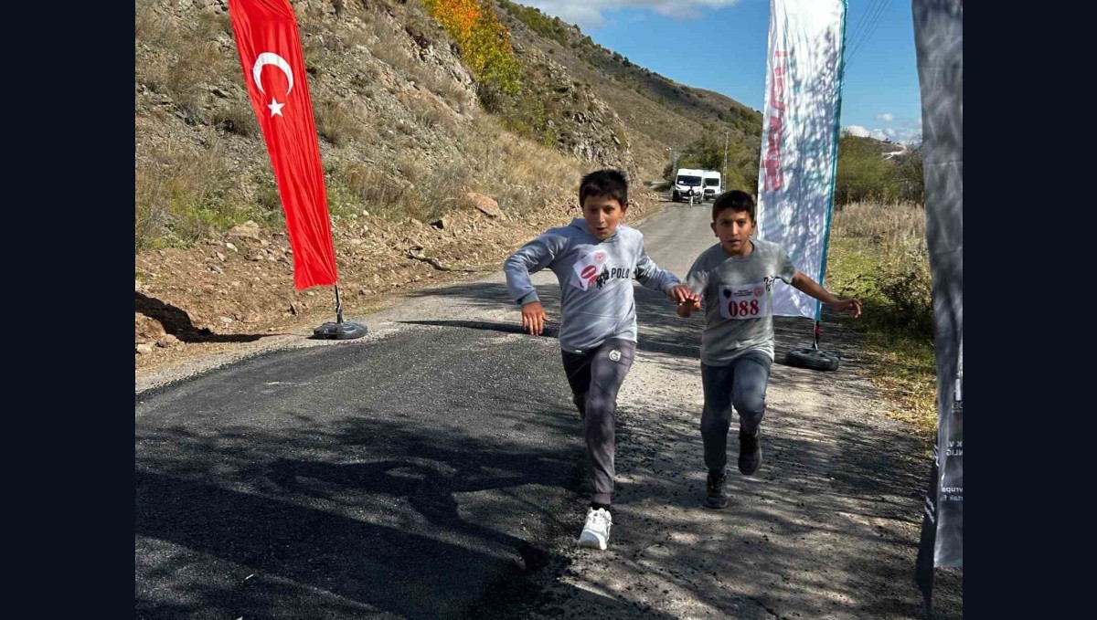 Ardahan'ın koşan yıldızları Posof'ta parladı