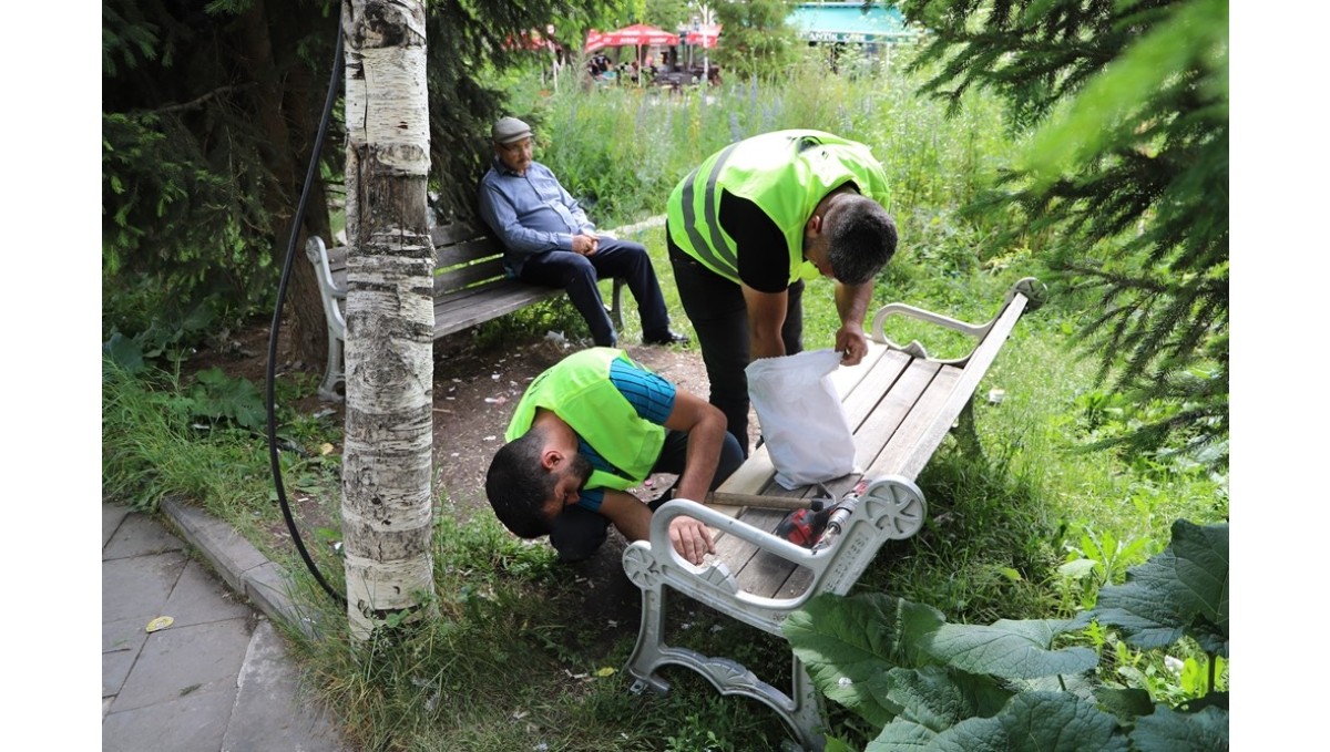 Ardahan'ın park ve bahçeleri yenileniyor