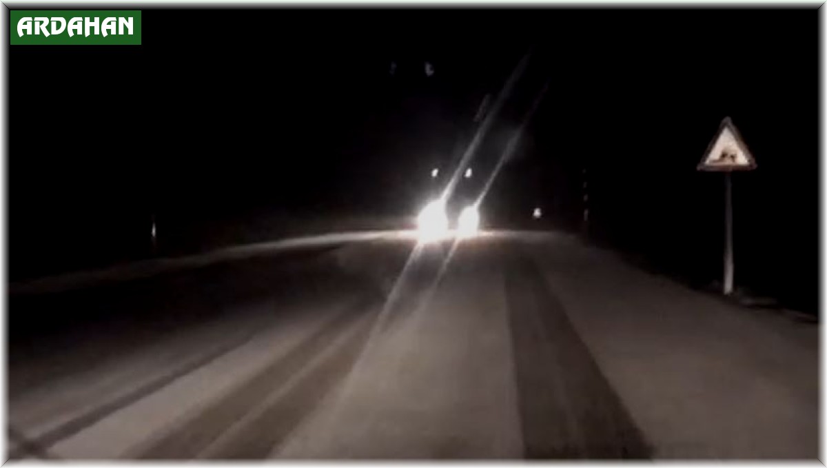 Ardahan'ın yüksek kesimlerinde kar yağışı etkili oldu